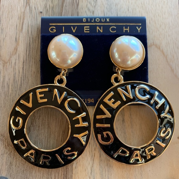 Givenchy Jewelry - GIVENCHY PARIS Medallion Enamel Pearl Earrings